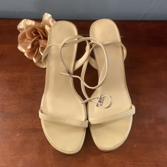COLIN STUART GENUINE beige leather platform sandals. 3 1/2 in heel. Size 7. - Picture 3 of 4